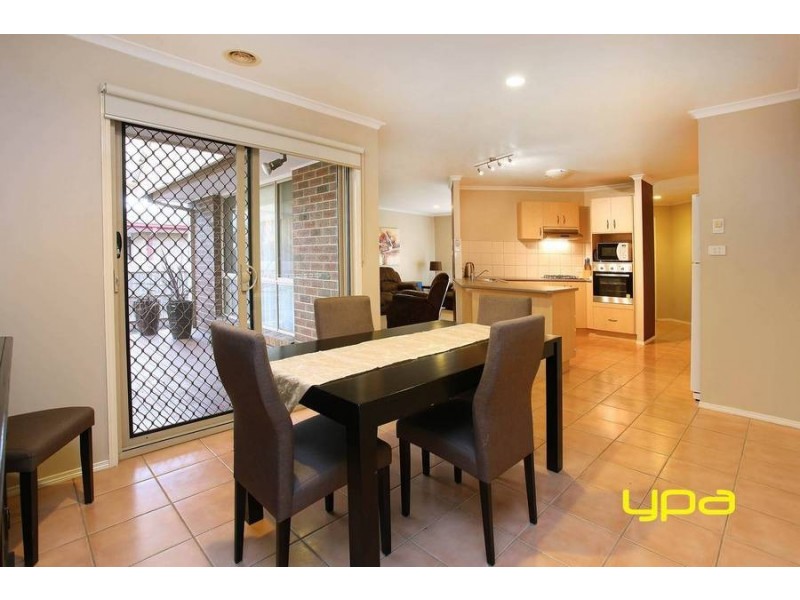 46 Kenswick Drive, Hillside VIC 3037