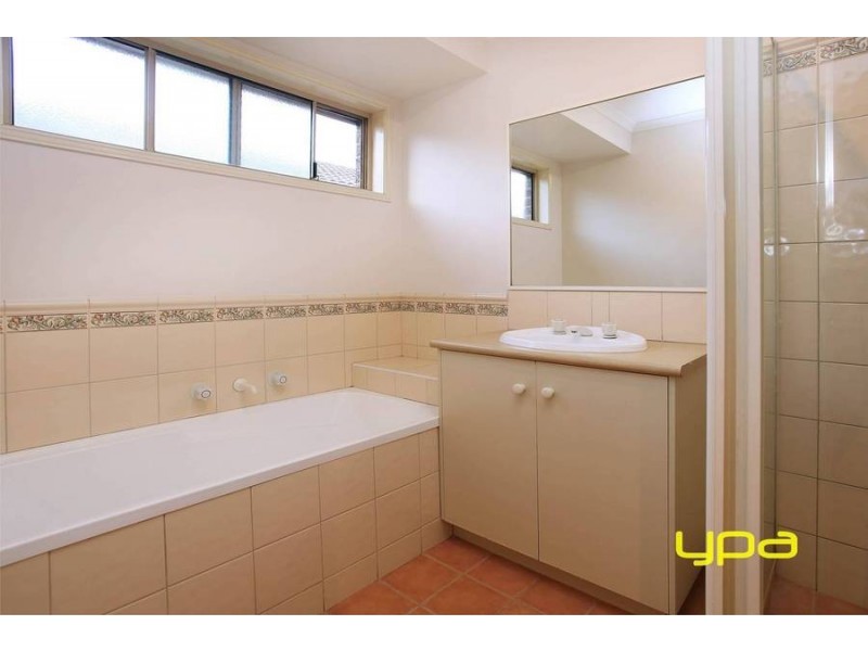 46 Kenswick Drive, Hillside VIC 3037