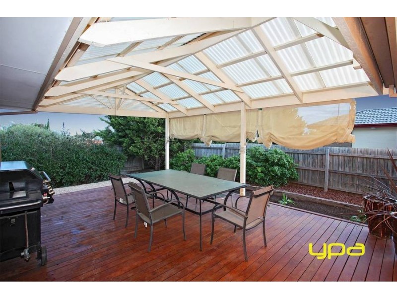 46 Kenswick Drive, Hillside VIC 3037