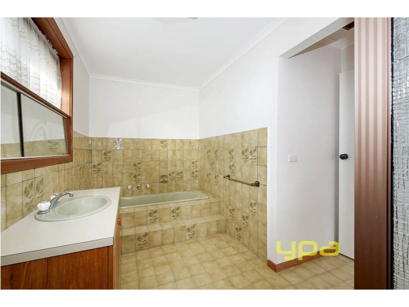 15 Augustines Way, Keilor VIC 3036