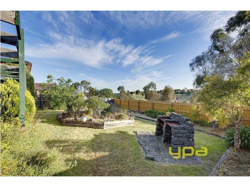 15 Augustines Way, Keilor VIC 3036