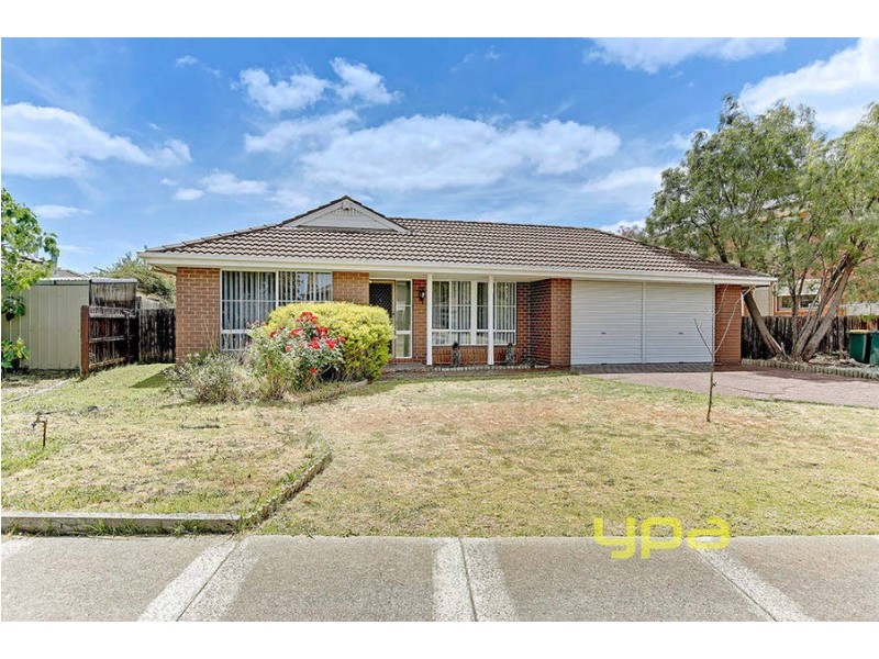 28 Prince Albert Crescent, Taylors Lakes VIC 3038