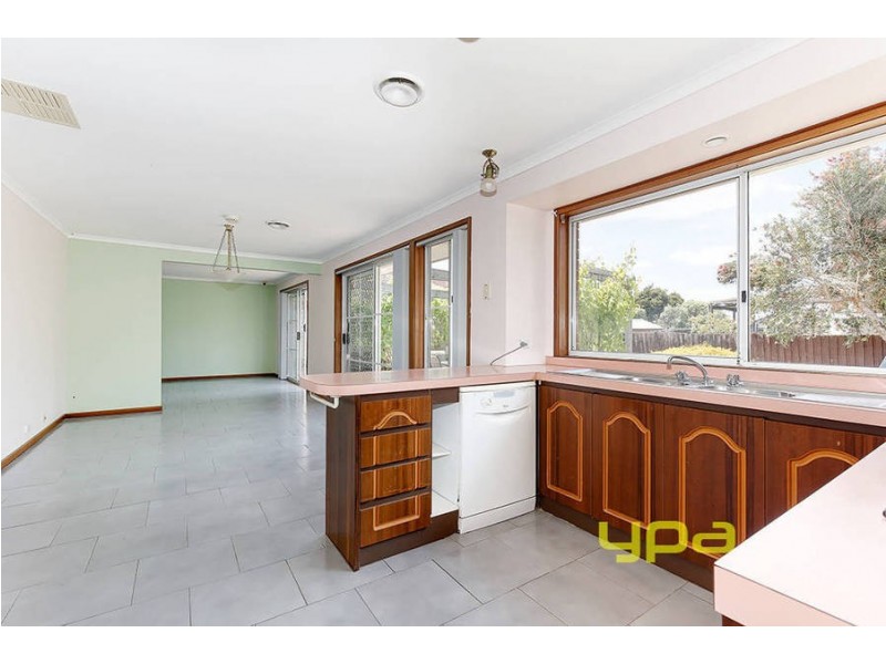 28 Prince Albert Crescent, Taylors Lakes VIC 3038