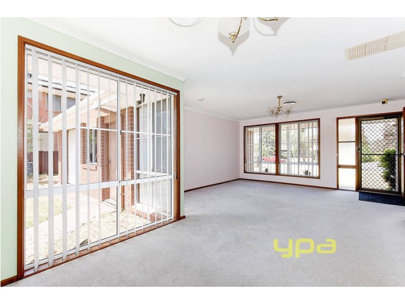 28 Prince Albert Crescent, Taylors Lakes VIC 3038