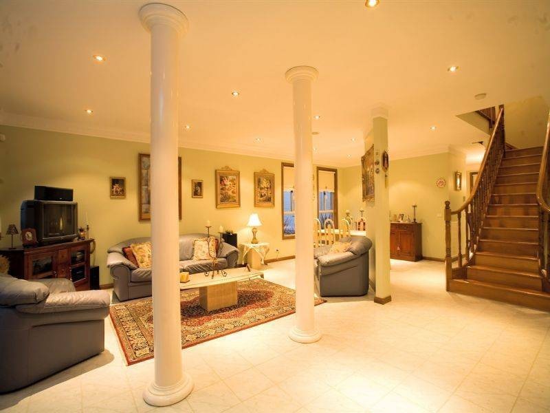 4 Collier Court, Taylors Lakes VIC 3038