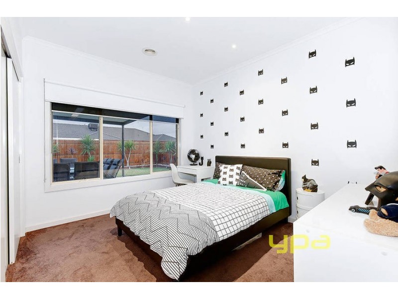 4 Grenadier Grove, Hillside VIC 3037