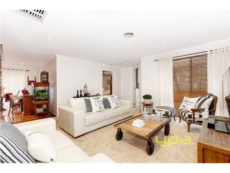 54 Boberrit Wynd, Sydenham VIC 3037