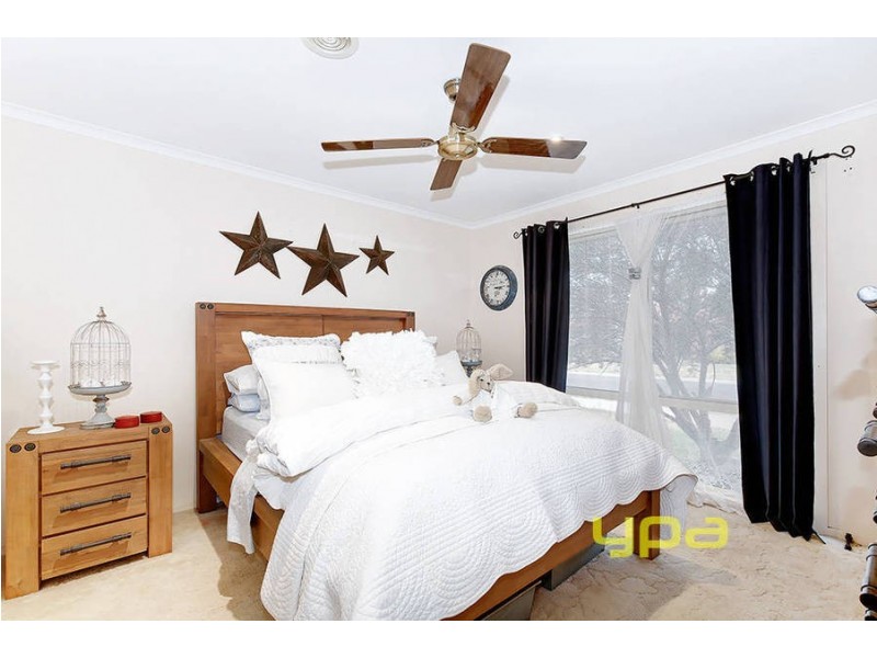 54 Boberrit Wynd, Sydenham VIC 3037