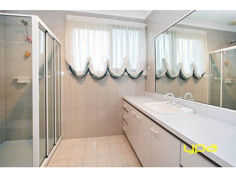 2 Verden Place, Keilor Downs VIC 3038