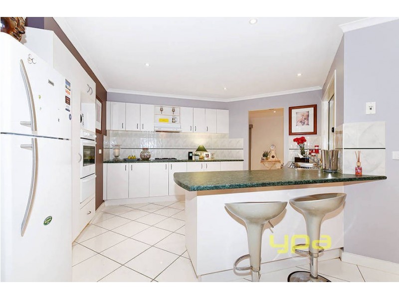 7 Champagne Way, Hillside VIC 3037