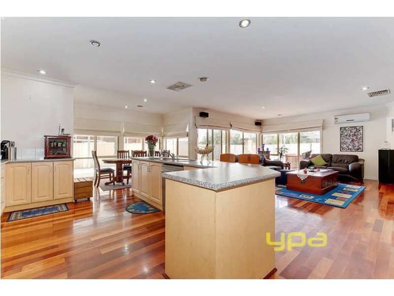 9 Highrise Court, Hillside VIC 3037
