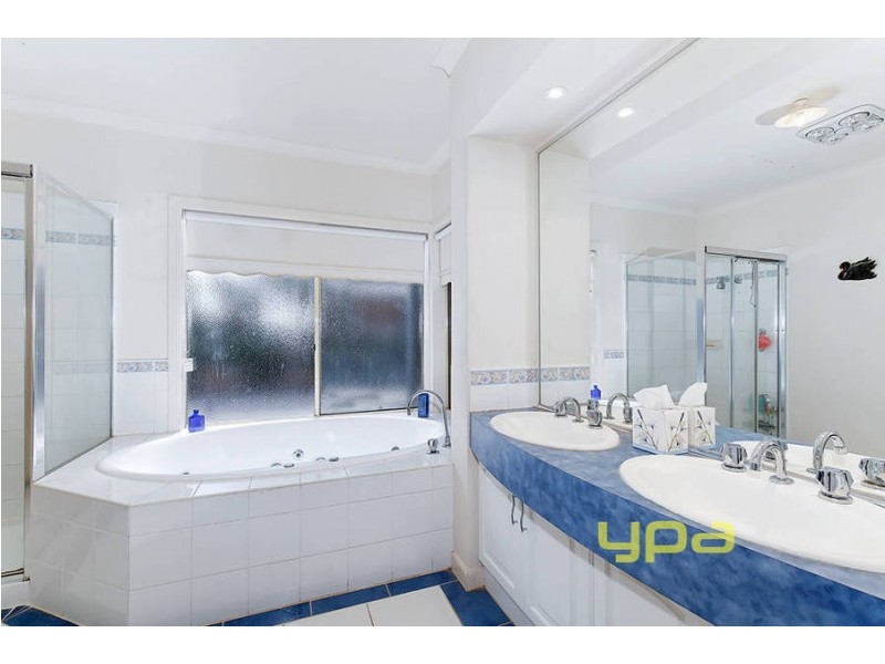 9 Highrise Court, Hillside VIC 3037