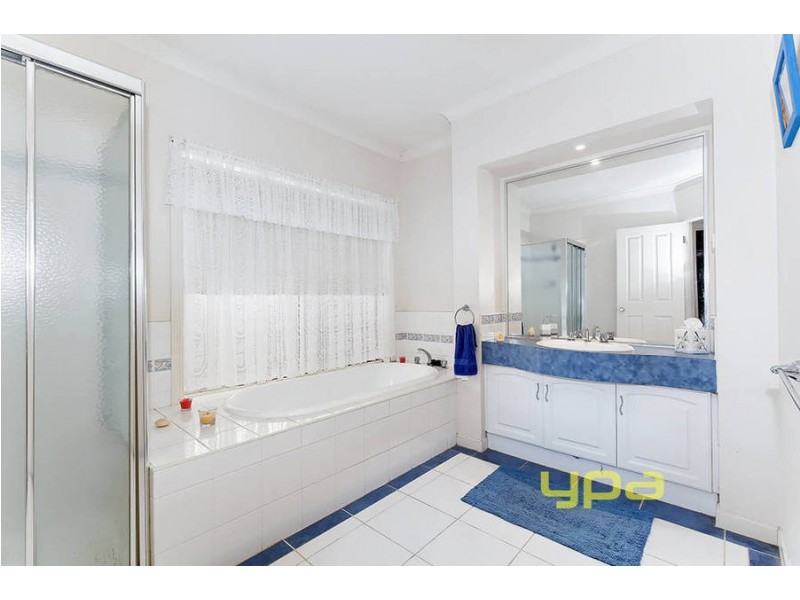 9 Highrise Court, Hillside VIC 3037