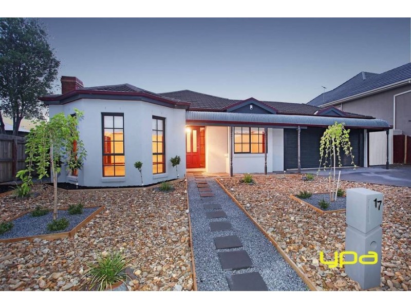 17 Honeyeater Crescent, Taylors Lakes VIC 3038