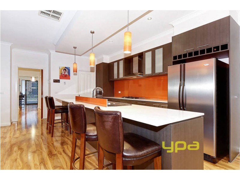 16 Bond Street, Taylors Hill VIC 3037