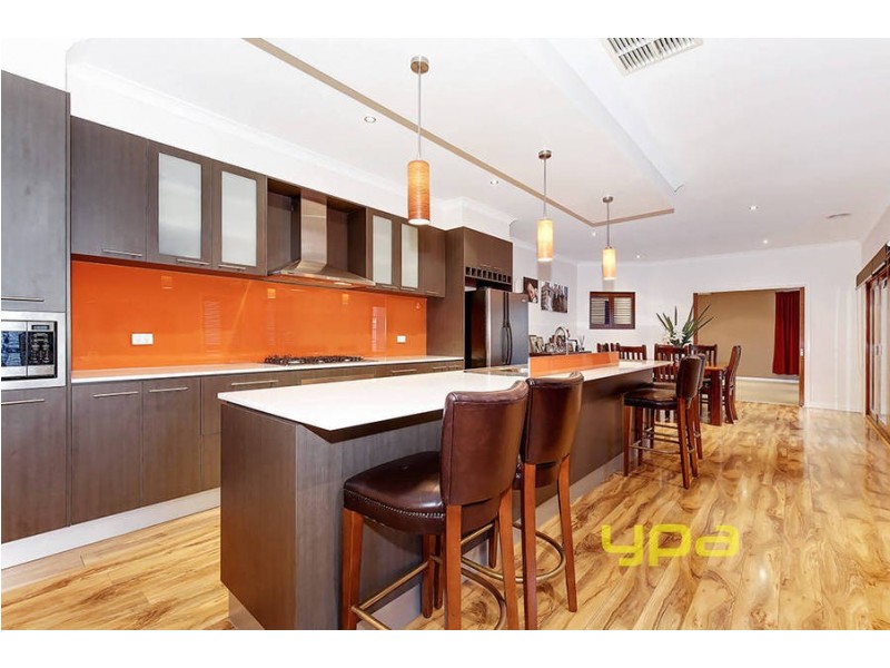 16 Bond Street, Taylors Hill VIC 3037