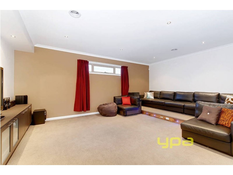 16 Bond Street, Taylors Hill VIC 3037