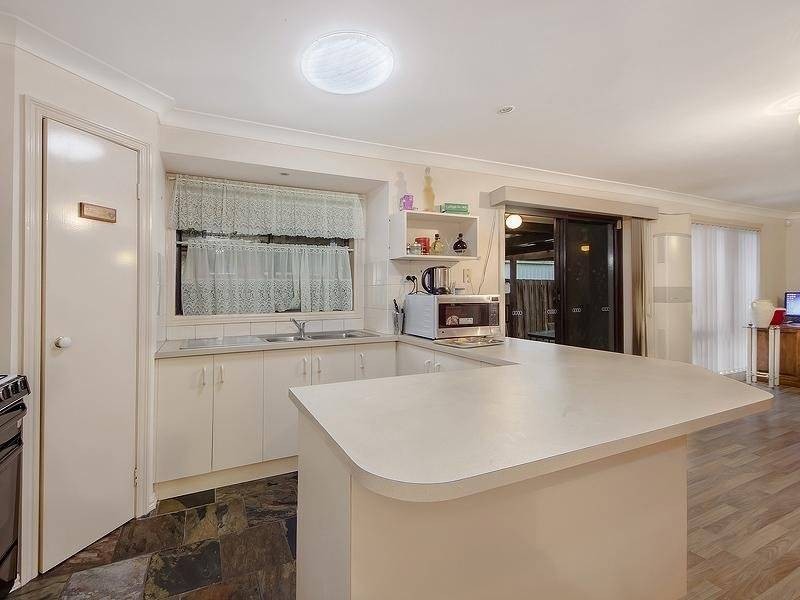 13 Themeda Court, Delahey VIC 3037