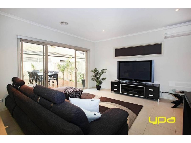 1/19 Jade Way, Hillside VIC 3037