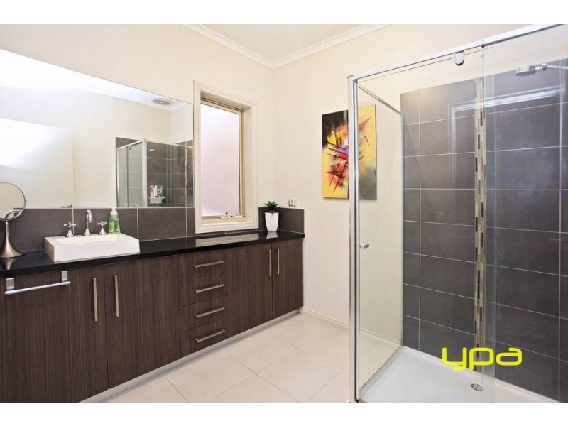 1/19 Jade Way, Hillside VIC 3037