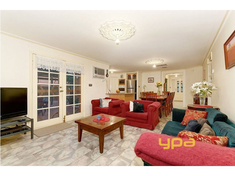 11 Delbridge Drive, Sydenham VIC 3037