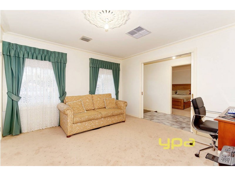 11 Delbridge Drive, Sydenham VIC 3037