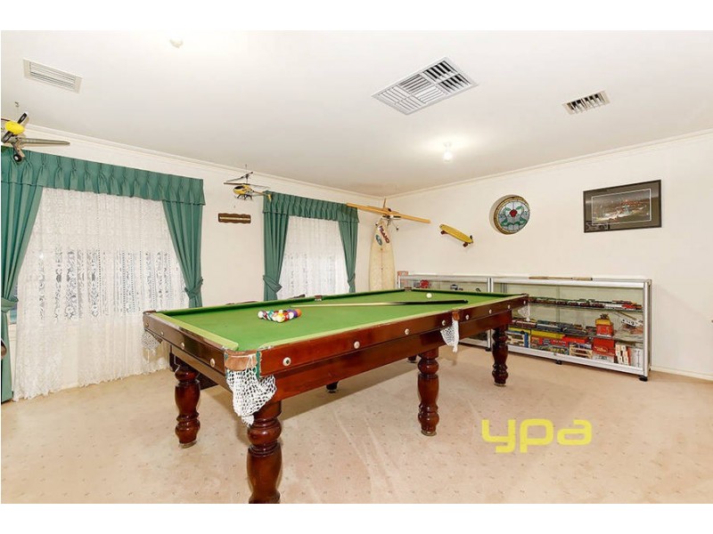 11 Delbridge Drive, Sydenham VIC 3037