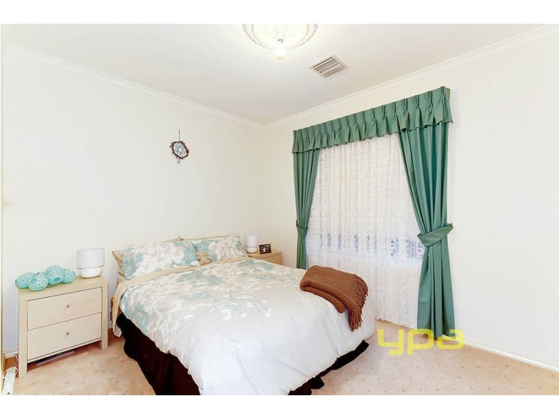 11 Delbridge Drive, Sydenham VIC 3037