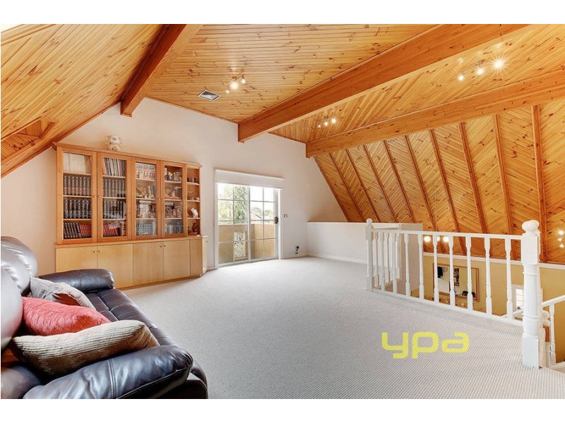 14 Mantaura Avenue, Taylors Lakes VIC 3038