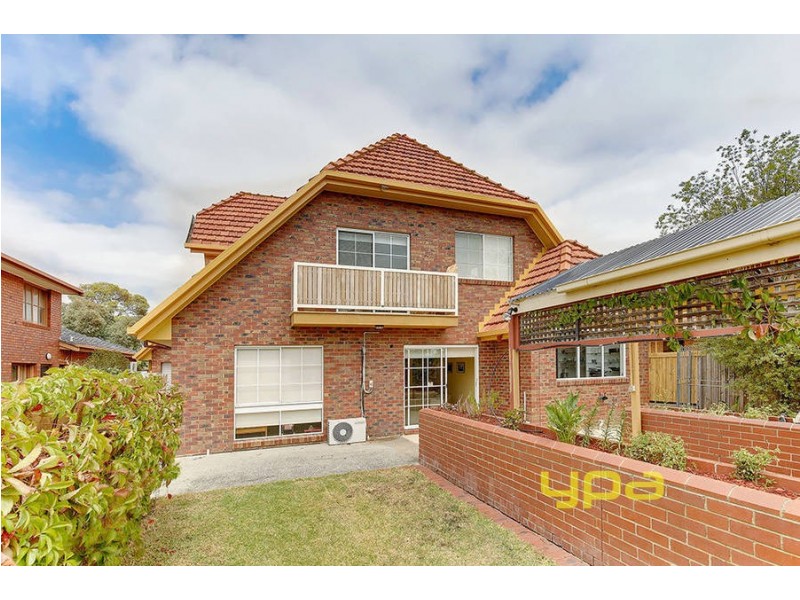 14 Mantaura Avenue, Taylors Lakes VIC 3038