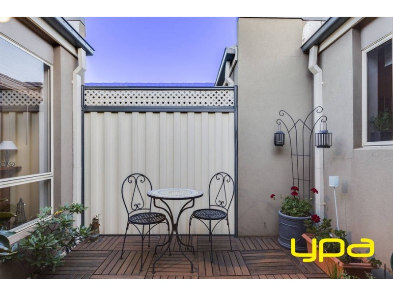 2/87 Allenby Road, Hillside VIC 3037