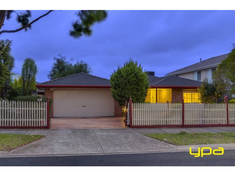 24 Oarsome Drive, Delahey VIC 3037