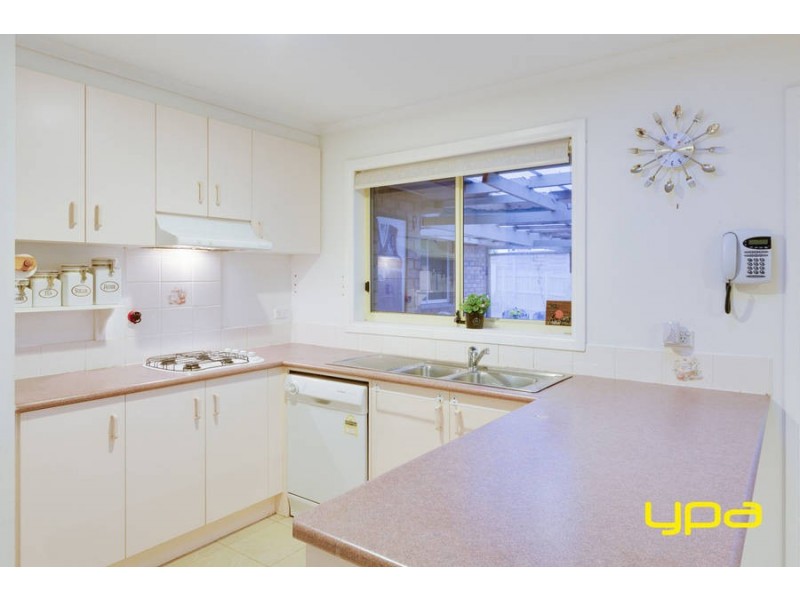 24 Oarsome Drive, Delahey VIC 3037