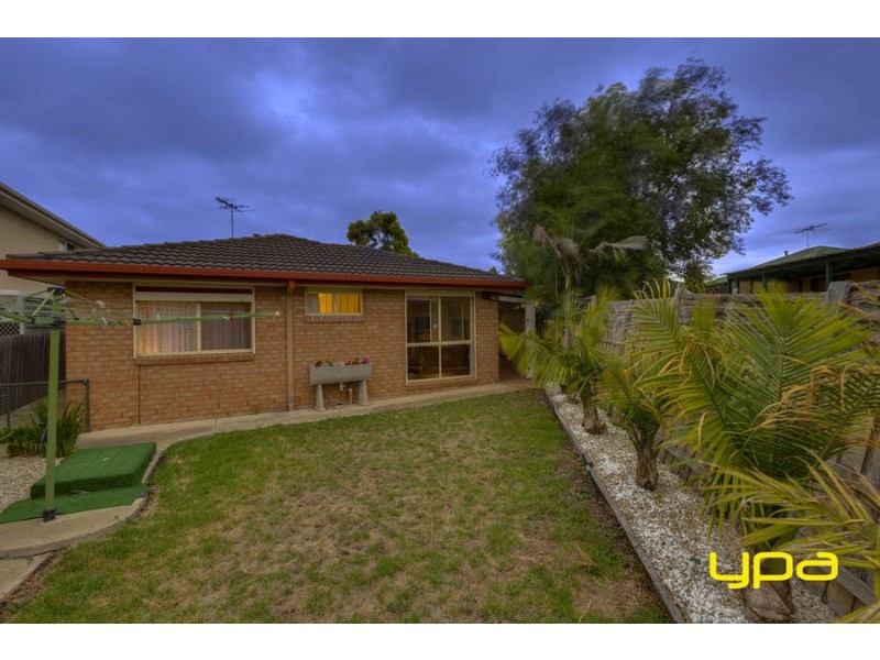 24 Oarsome Drive, Delahey VIC 3037