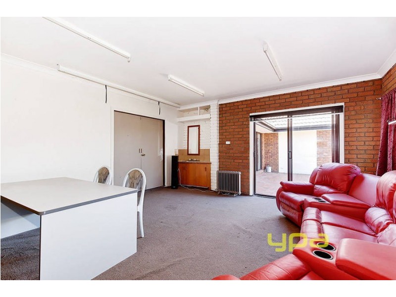 27 Barbary Crescent, Taylors Lakes VIC 3038