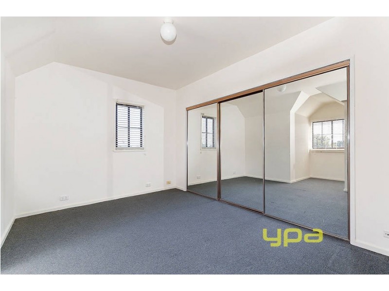 27 Barbary Crescent, Taylors Lakes VIC 3038