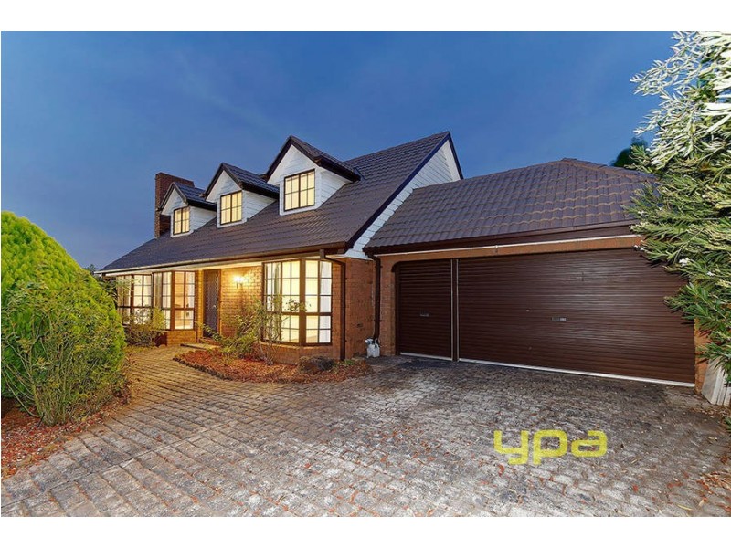 27 Barbary Crescent, Taylors Lakes VIC 3038