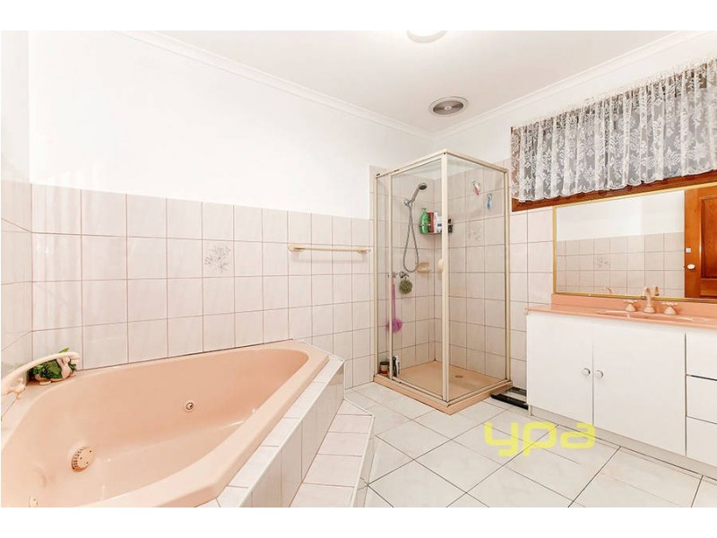 12 El Golea Mews, Keilor Downs VIC 3038