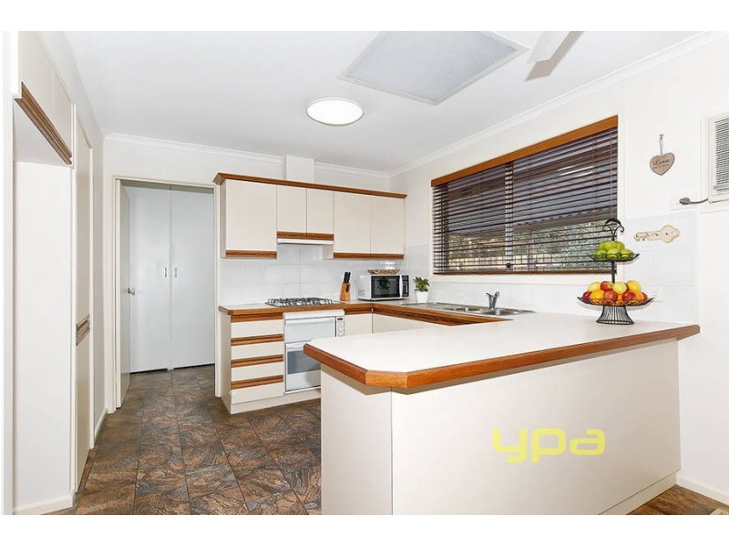 5 Leavesdon Avenue, Kealba VIC 3021