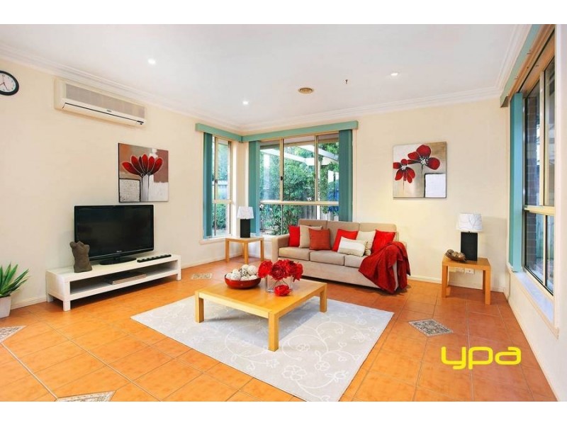 1 Strzelecki Court, Taylors Lakes VIC 3038