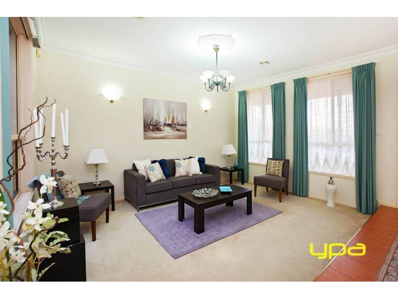 1 Strzelecki Court, Taylors Lakes VIC 3038