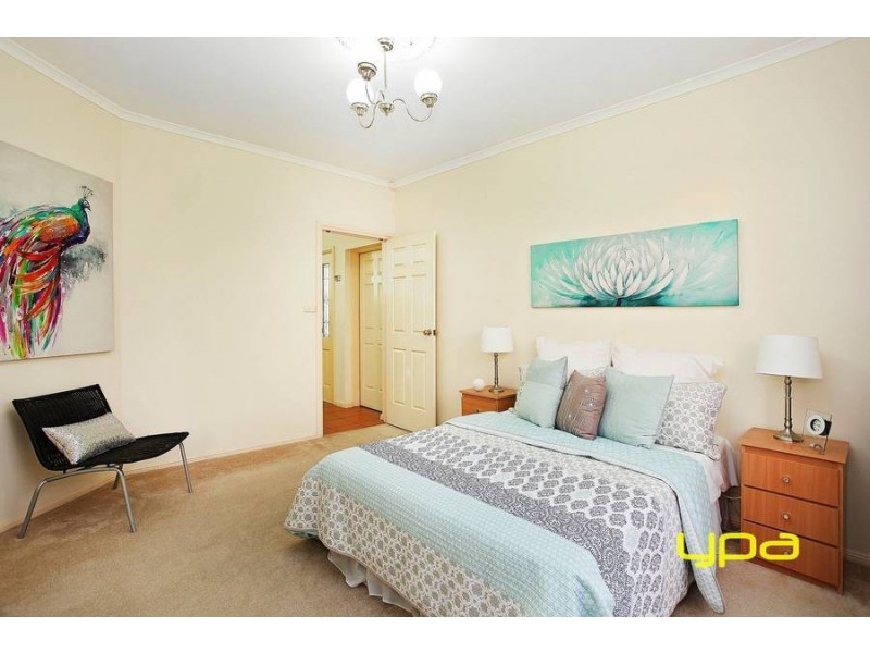 1 Strzelecki Court, Taylors Lakes VIC 3038