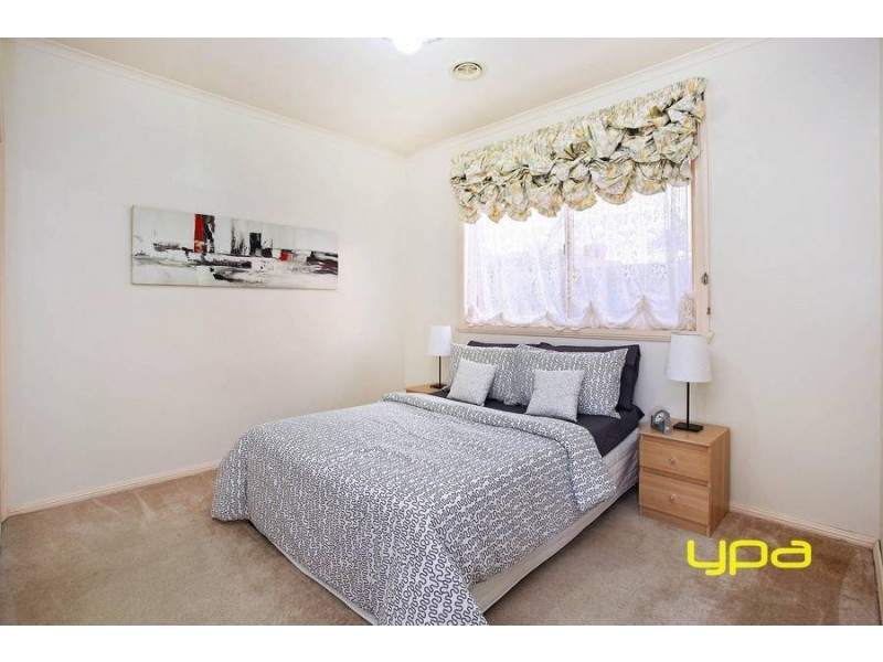 1 Strzelecki Court, Taylors Lakes VIC 3038