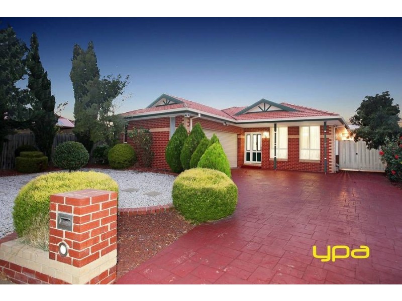 1 Strzelecki Court, Taylors Lakes VIC 3038