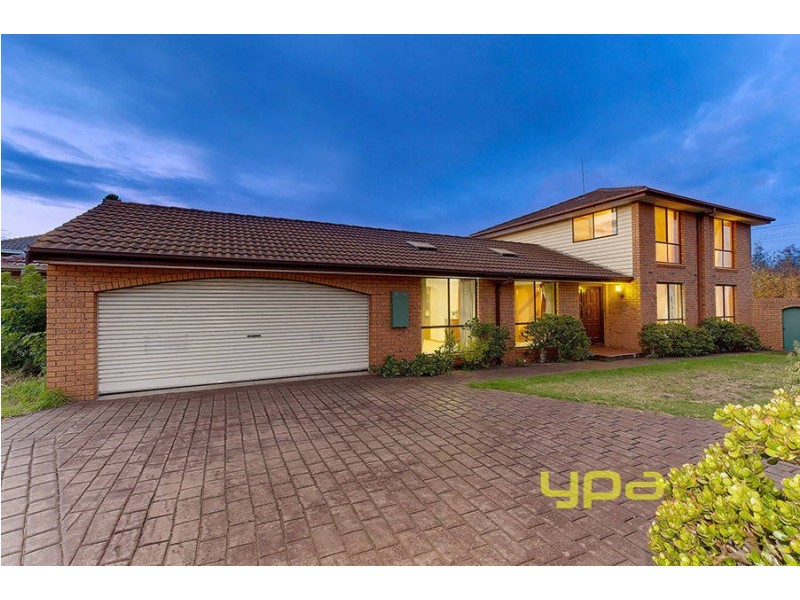 24 Pindari Avenue, Taylors Lakes VIC 3038