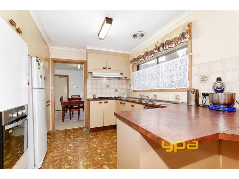 24 Pindari Avenue, Taylors Lakes VIC 3038