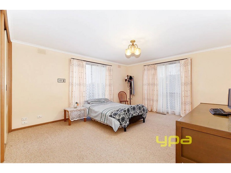 24 Pindari Avenue, Taylors Lakes VIC 3038