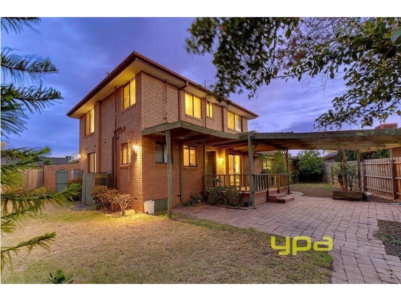 24 Pindari Avenue, Taylors Lakes VIC 3038