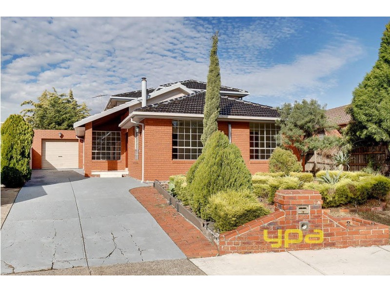 13 Kialoa Court, Taylors Lakes VIC 3038