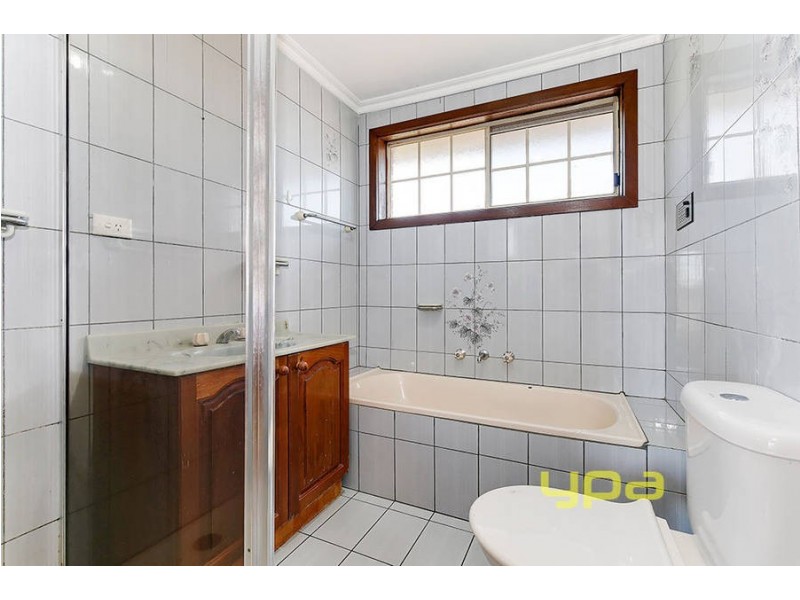 13 Kialoa Court, Taylors Lakes VIC 3038